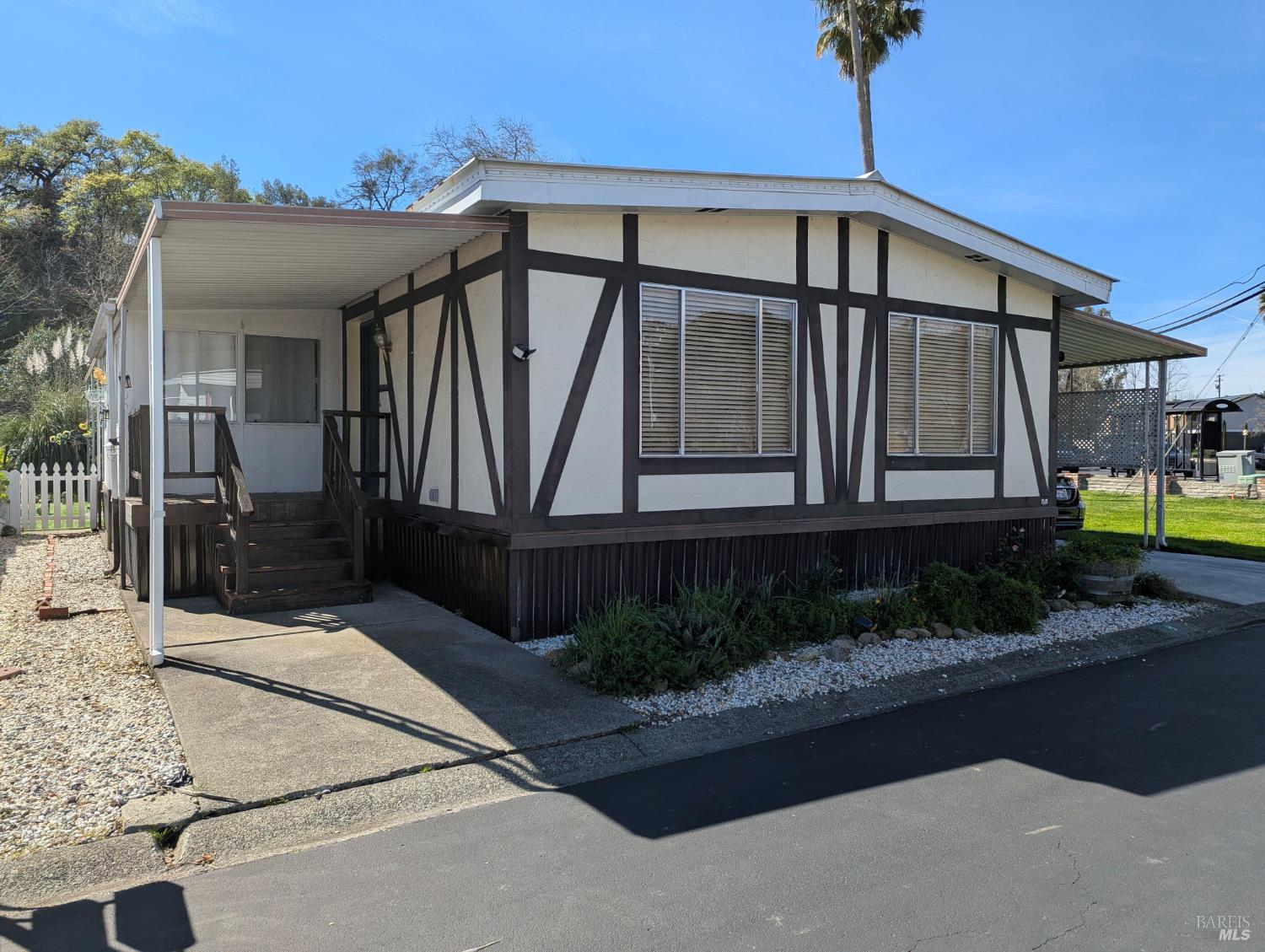 Front Image Thumbnail for BA326015564