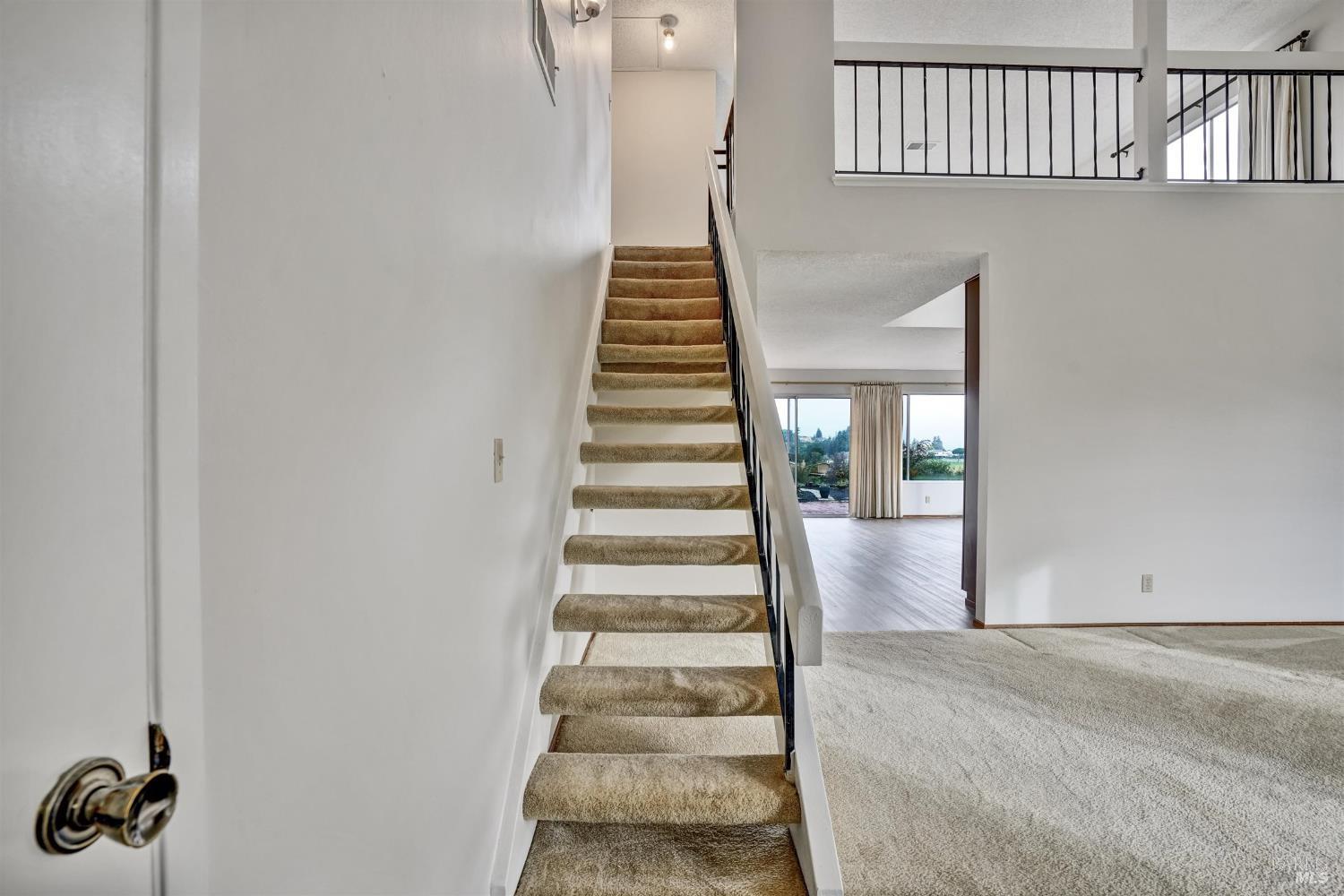 Detail Gallery Image 23 of 41 For 97 Carlisle Way, Benicia,  CA 94510 - 4 Beds | 3 Baths