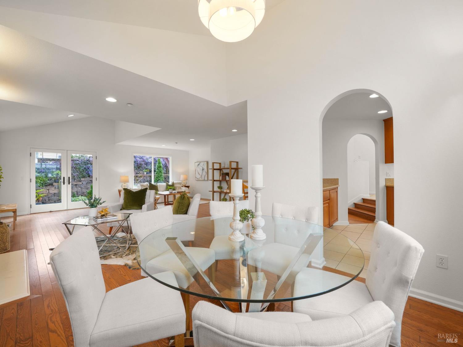 Detail Gallery Image 16 of 46 For 15 Cherry Hill Ln, Novato,  CA 94945 - 3 Beds | 2/1 Baths