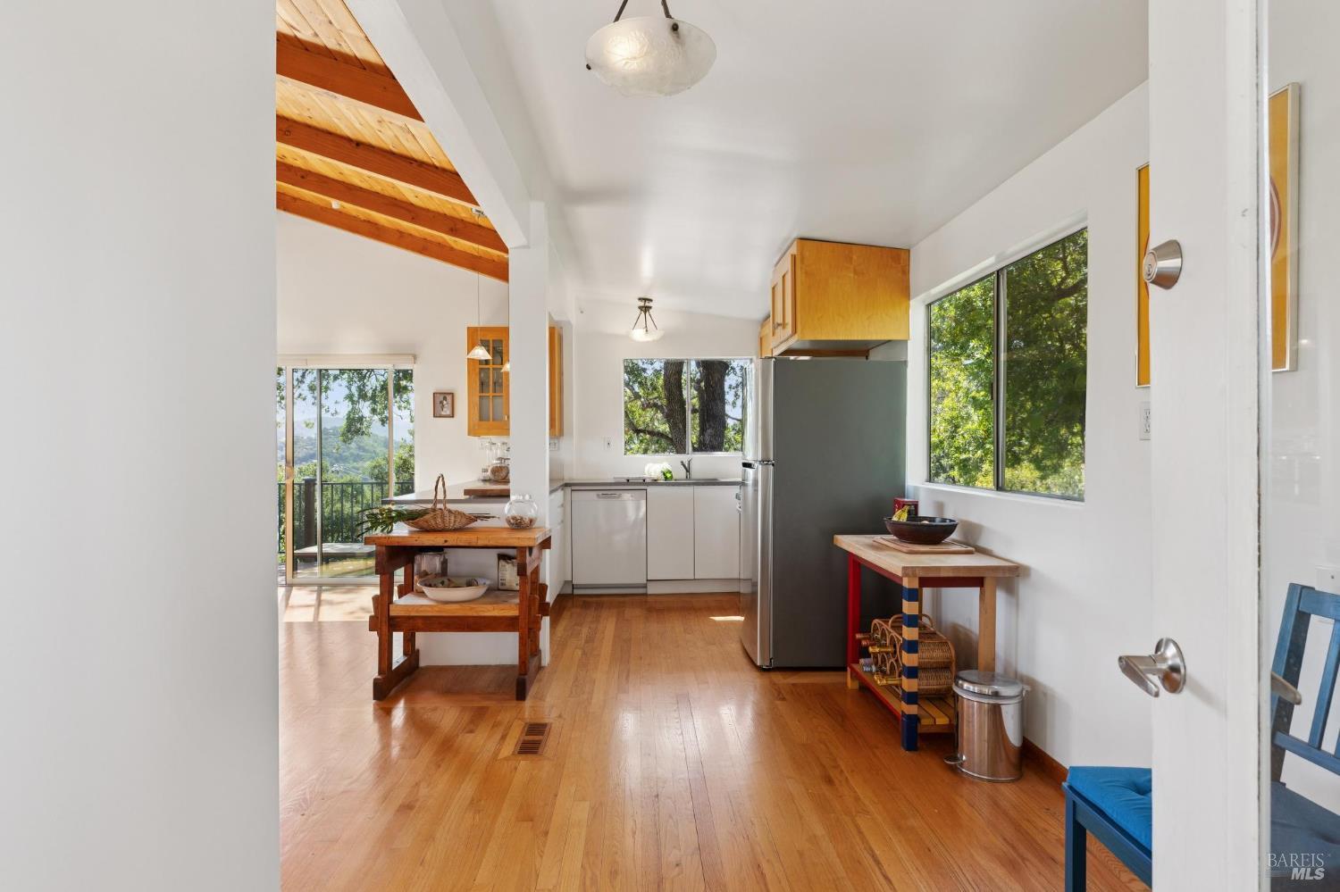 Detail Gallery Image 5 of 29 For 569 Sequoia Dr, San Anselmo,  CA 94960 - 2 Beds | 1 Baths