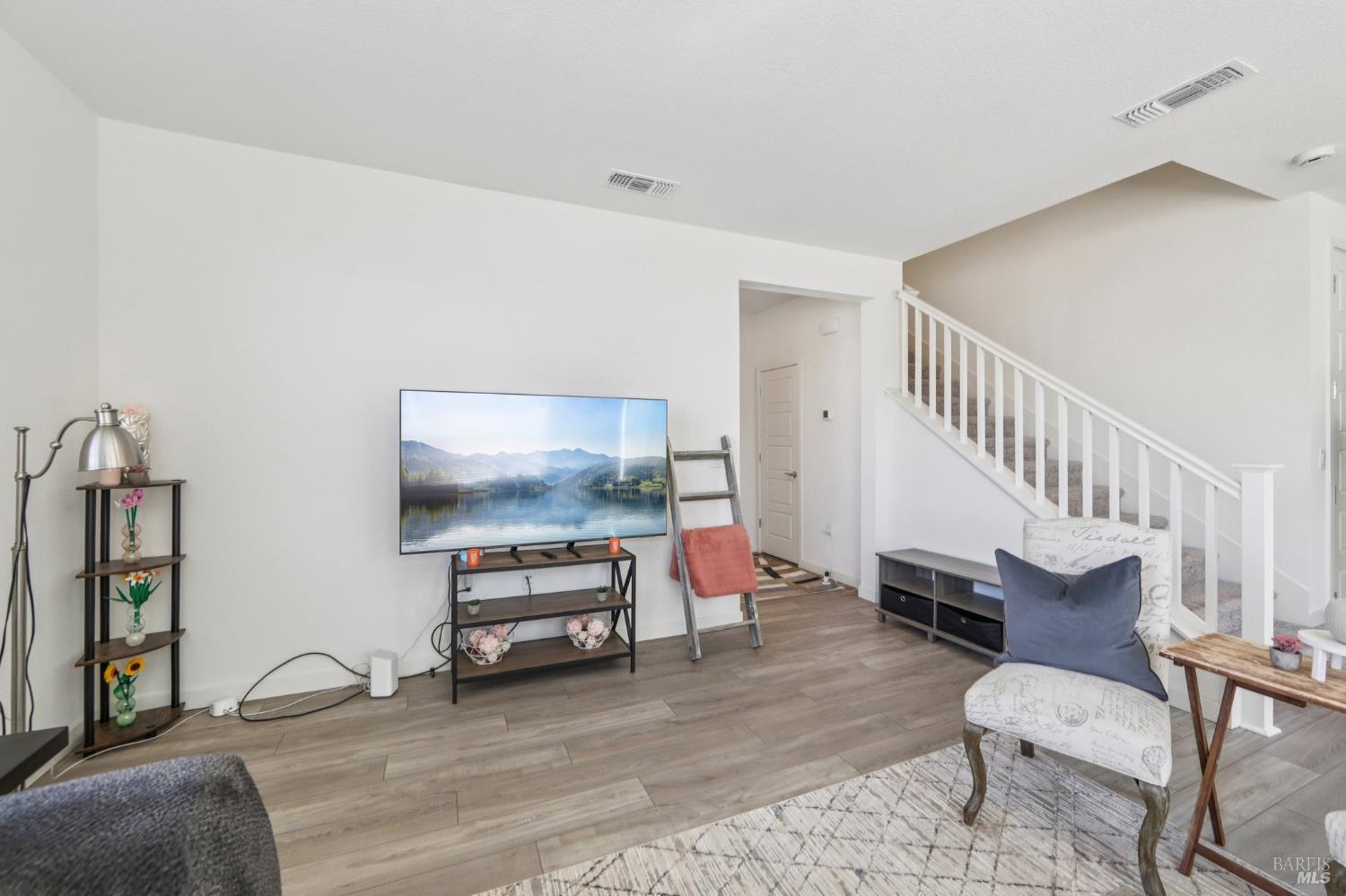 Detail Gallery Image 6 of 54 For 2464 Lake Club Dr, Fairfield,  CA 94533 - 4 Beds | 3/1 Baths