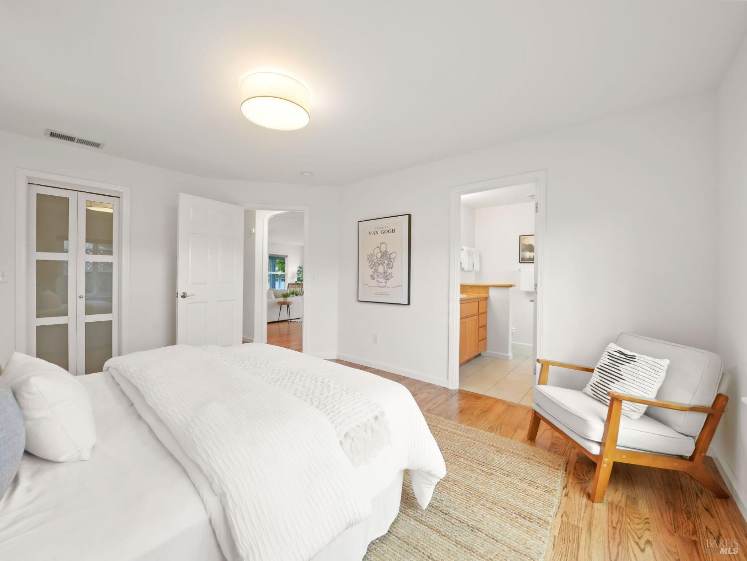 Detail Gallery Image 17 of 27 For 16 Cherry Hill Ln, Novato,  CA 94945 - 2 Beds | 2 Baths