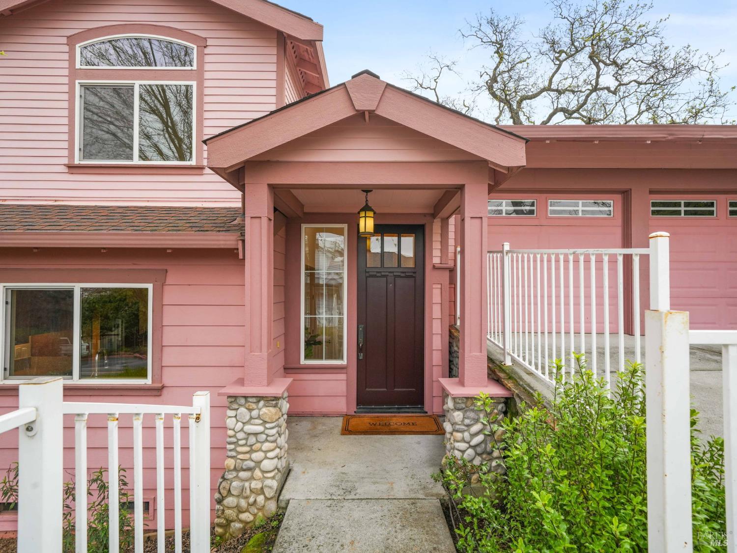 Detail Gallery Image 7 of 46 For 15 Cherry Hill Ln, Novato,  CA 94945 - 3 Beds | 2/1 Baths