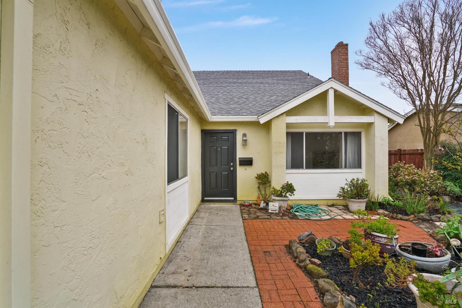 Detail Gallery Image 3 of 41 For 97 Carlisle Way, Benicia,  CA 94510 - 4 Beds | 3 Baths