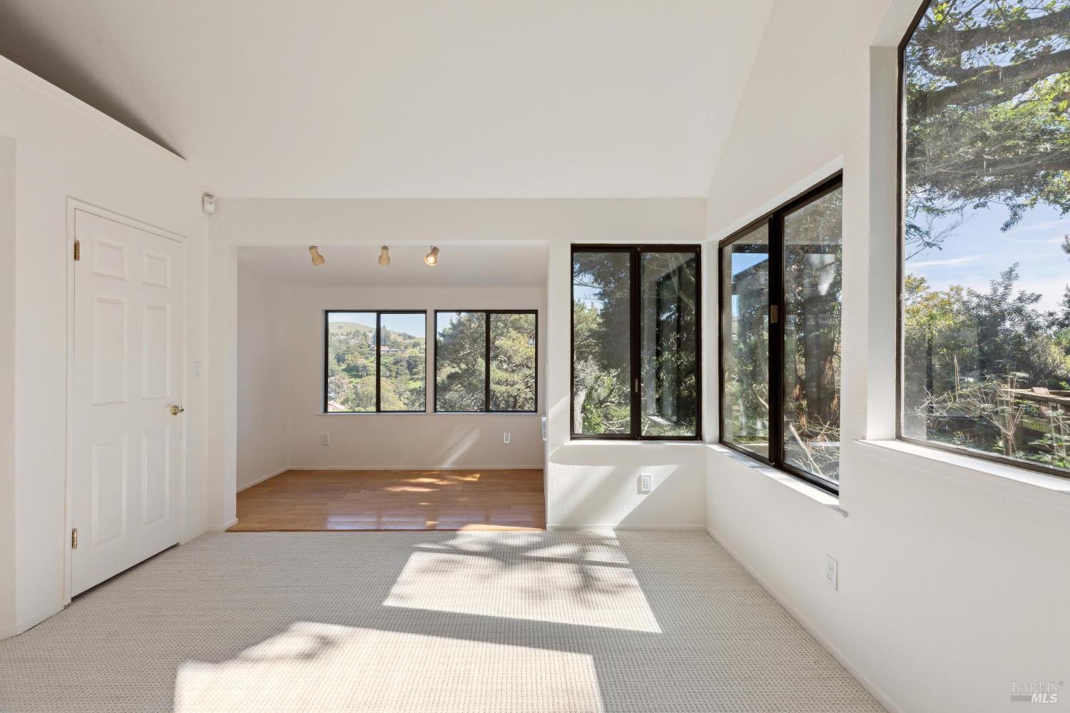 Detail Gallery Image 30 of 52 For 31 via Los Altos Unkn, Tiburon,  CA 94920 - 4 Beds | 3/1 Baths