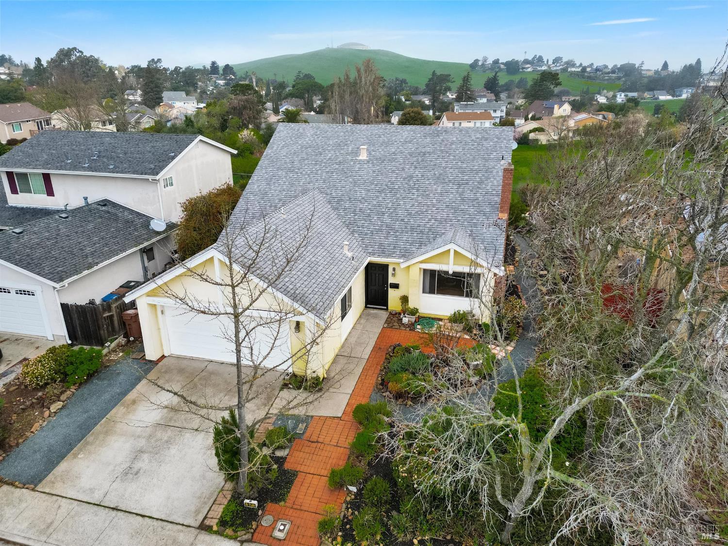 Detail Gallery Image 35 of 41 For 97 Carlisle Way, Benicia,  CA 94510 - 4 Beds | 3 Baths