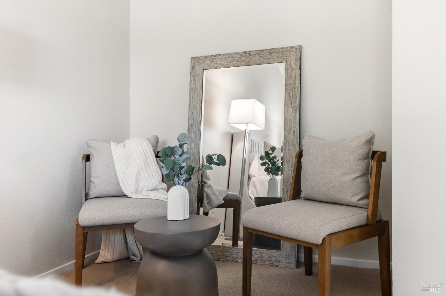 Detail Gallery Image 18 of 28 For 14 Portsmouth Cv, San Rafael,  CA 94901 - 3 Beds | 2/1 Baths