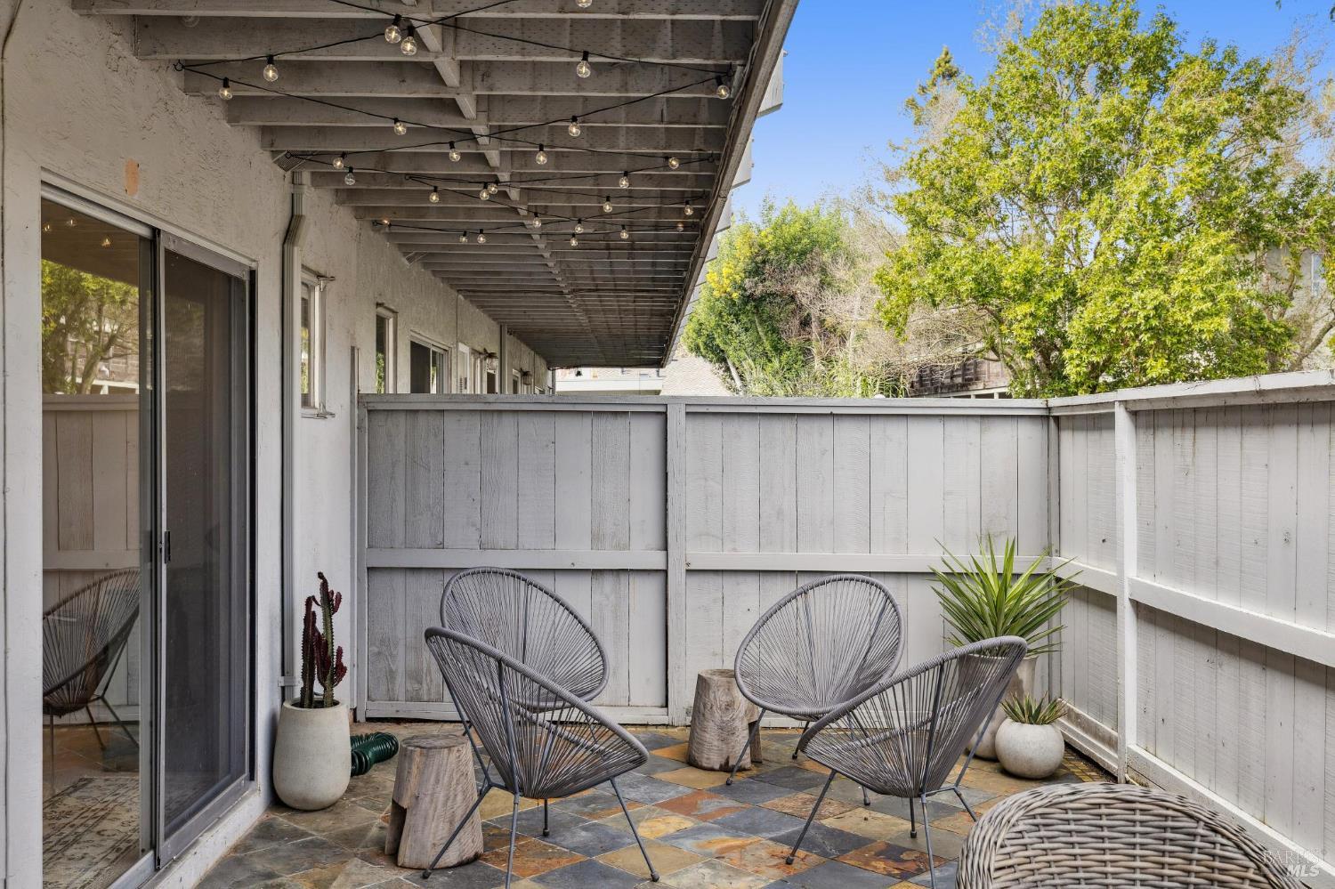 Detail Gallery Image 20 of 31 For 61 Pixley Ave #2,  Corte Madera,  CA 94925 - 2 Beds | 1 Baths