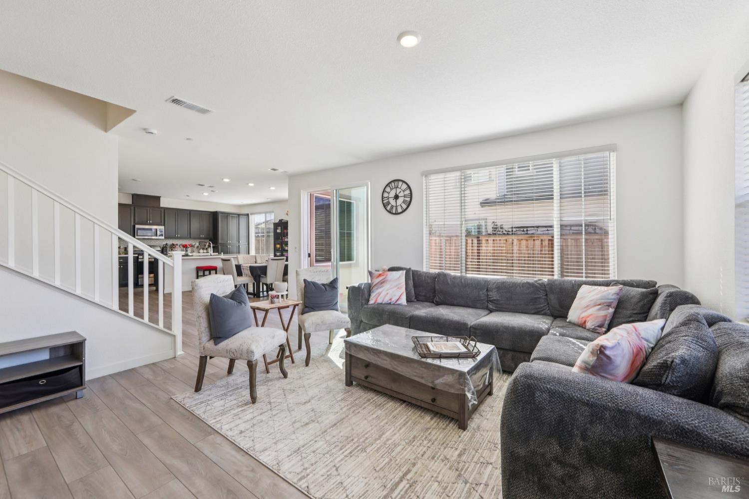 Detail Gallery Image 7 of 54 For 2464 Lake Club Dr, Fairfield,  CA 94533 - 4 Beds | 3/1 Baths