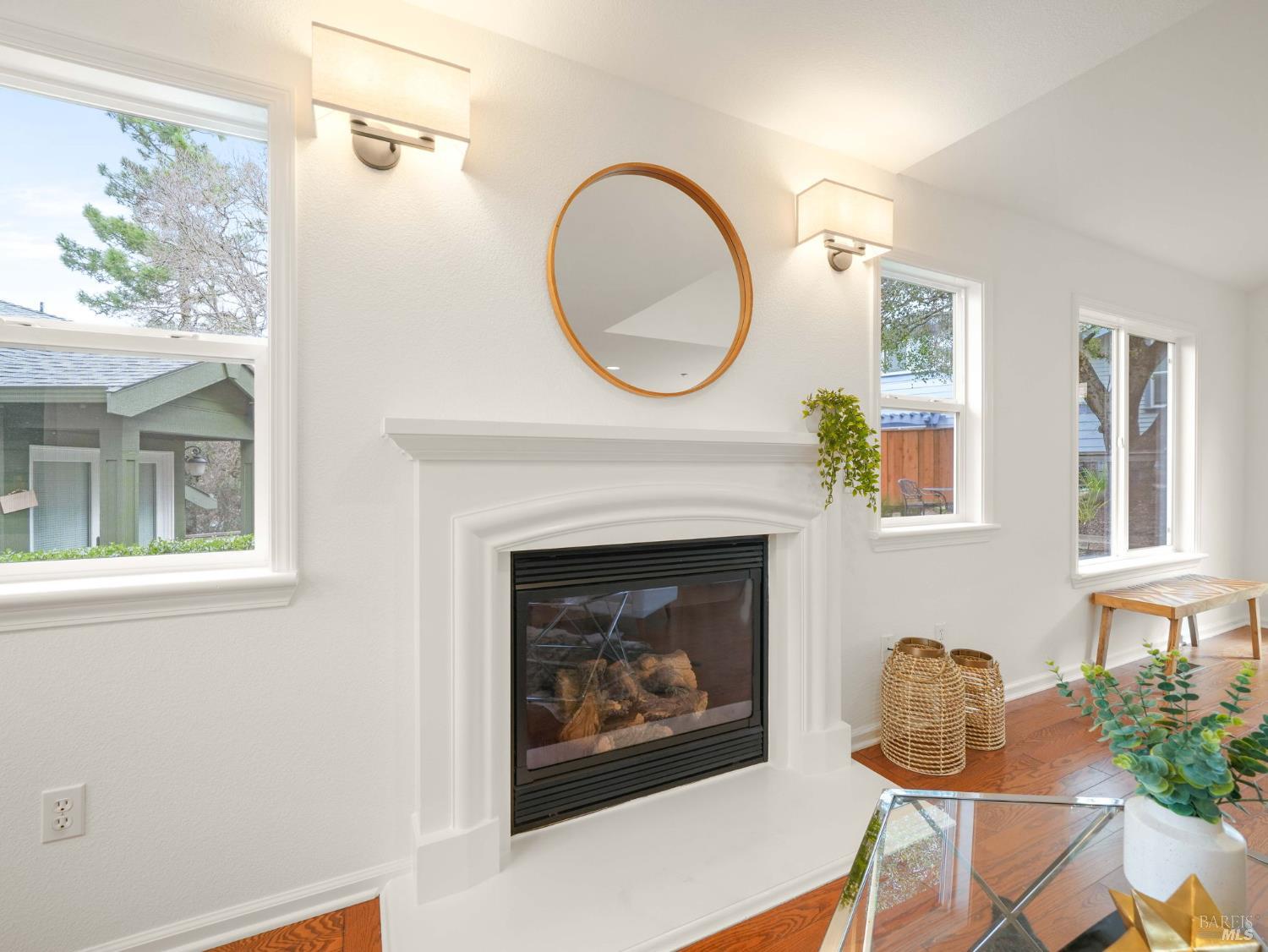 Detail Gallery Image 9 of 46 For 15 Cherry Hill Ln, Novato,  CA 94945 - 3 Beds | 2/1 Baths