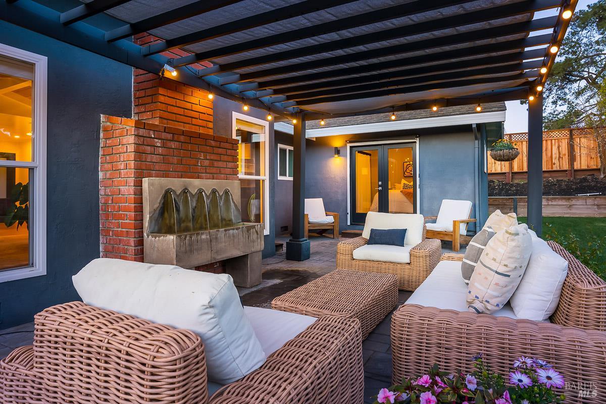 Detail Gallery Image 20 of 25 For 232 San Carlos Way, Novato,  CA 94945 - 4 Beds | 2 Baths