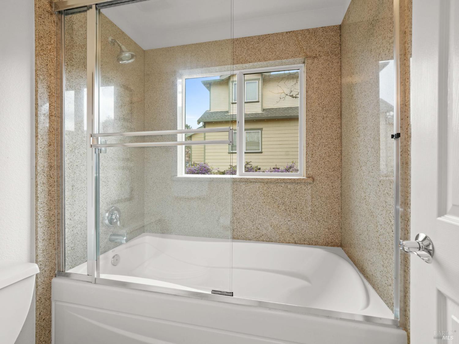 Detail Gallery Image 28 of 46 For 15 Cherry Hill Ln, Novato,  CA 94945 - 3 Beds | 2/1 Baths