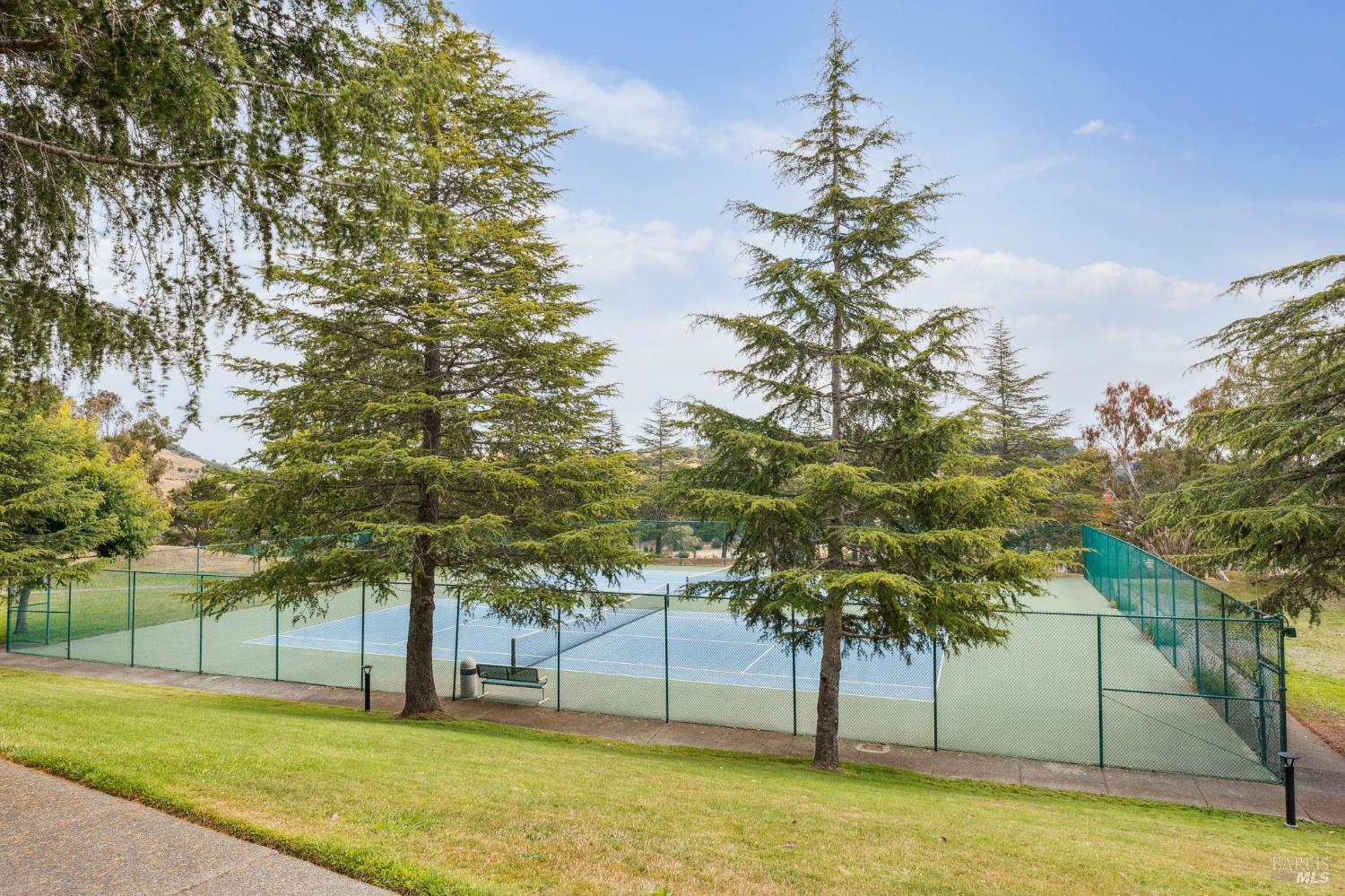 Detail Gallery Image 26 of 36 For 3 Fielding Cir, Mill Valley,  CA 94941 - 2 Beds | 2 Baths