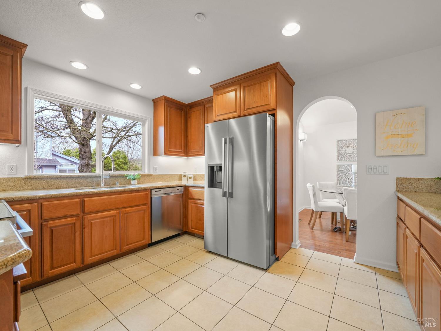 Detail Gallery Image 6 of 46 For 15 Cherry Hill Ln, Novato,  CA 94945 - 3 Beds | 2/1 Baths