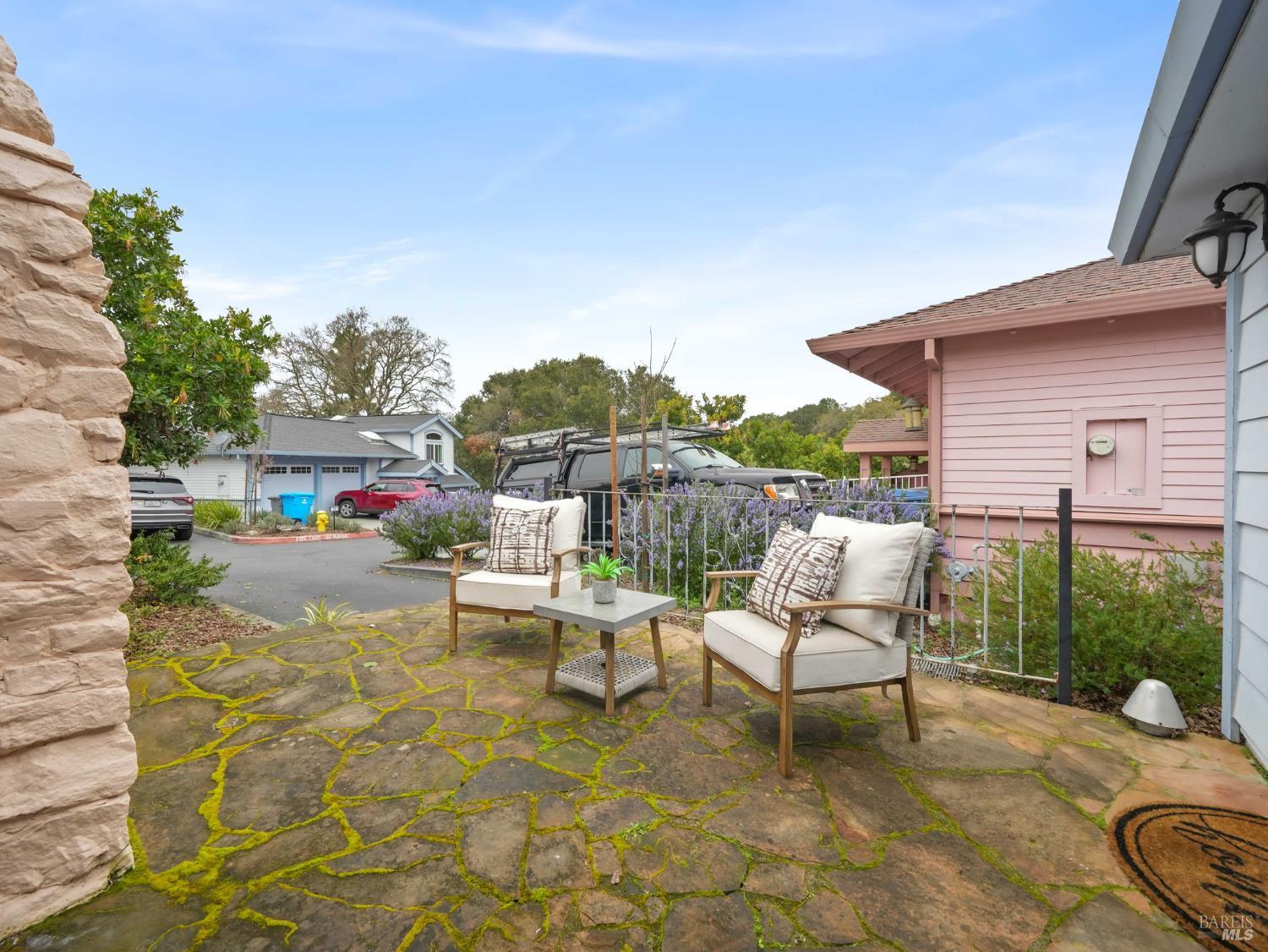 Detail Gallery Image 21 of 27 For 16 Cherry Hill Ln, Novato,  CA 94945 - 2 Beds | 2 Baths