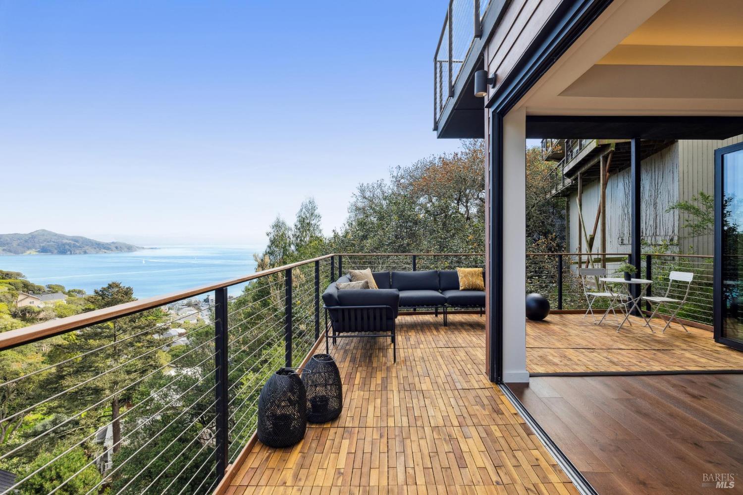 Detail Gallery Image 12 of 37 For 448 Sausalito Blvd, Sausalito,  CA 94965 - 2 Beds | 2 Baths