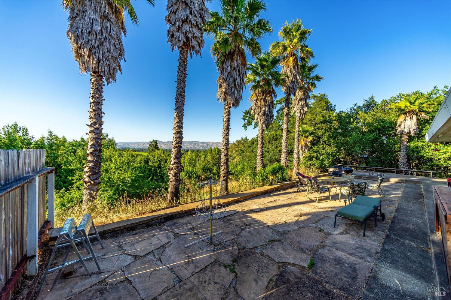 Detail Gallery Image 6 of 6 For 29 Forest Dr, Napa,  CA 94558 - 5 Beds | 4/2 Baths