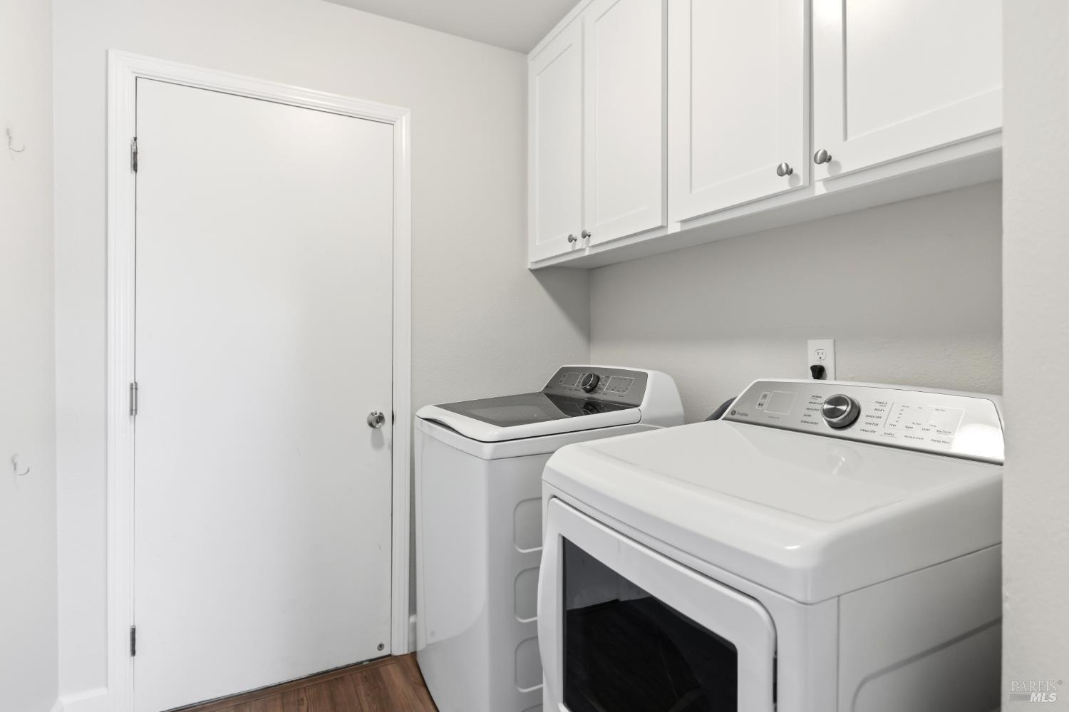 Detail Gallery Image 23 of 28 For 14 Portsmouth Cv, San Rafael,  CA 94901 - 3 Beds | 2/1 Baths