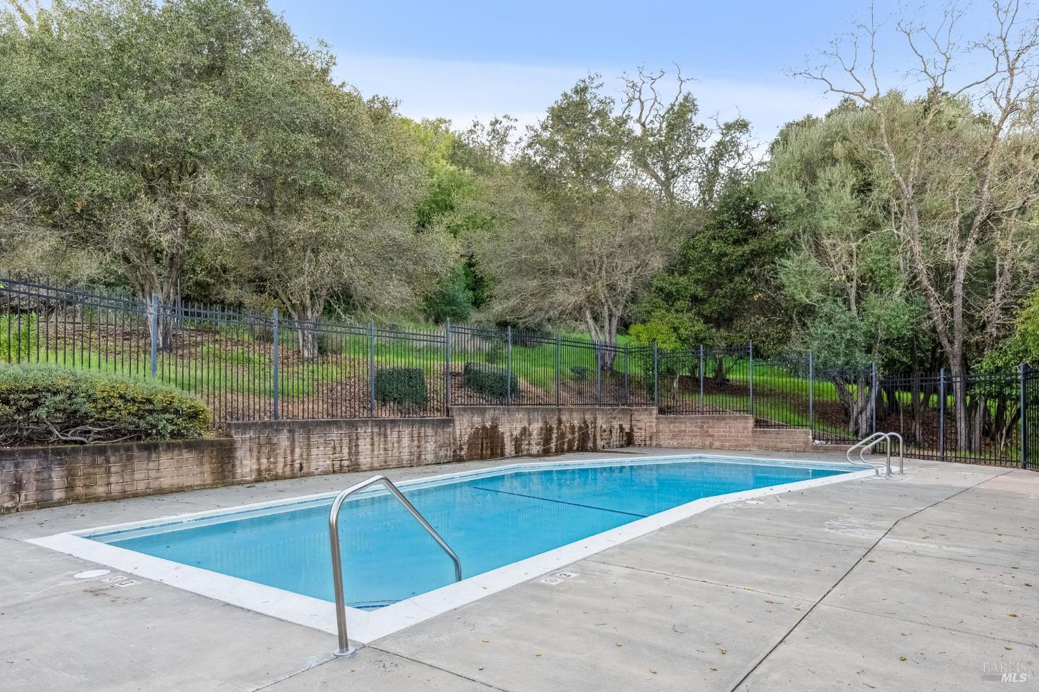 Detail Gallery Image 32 of 38 For 118 Oliva Ct #C,  Novato,  CA 94947 - 2 Beds | 1/1 Baths