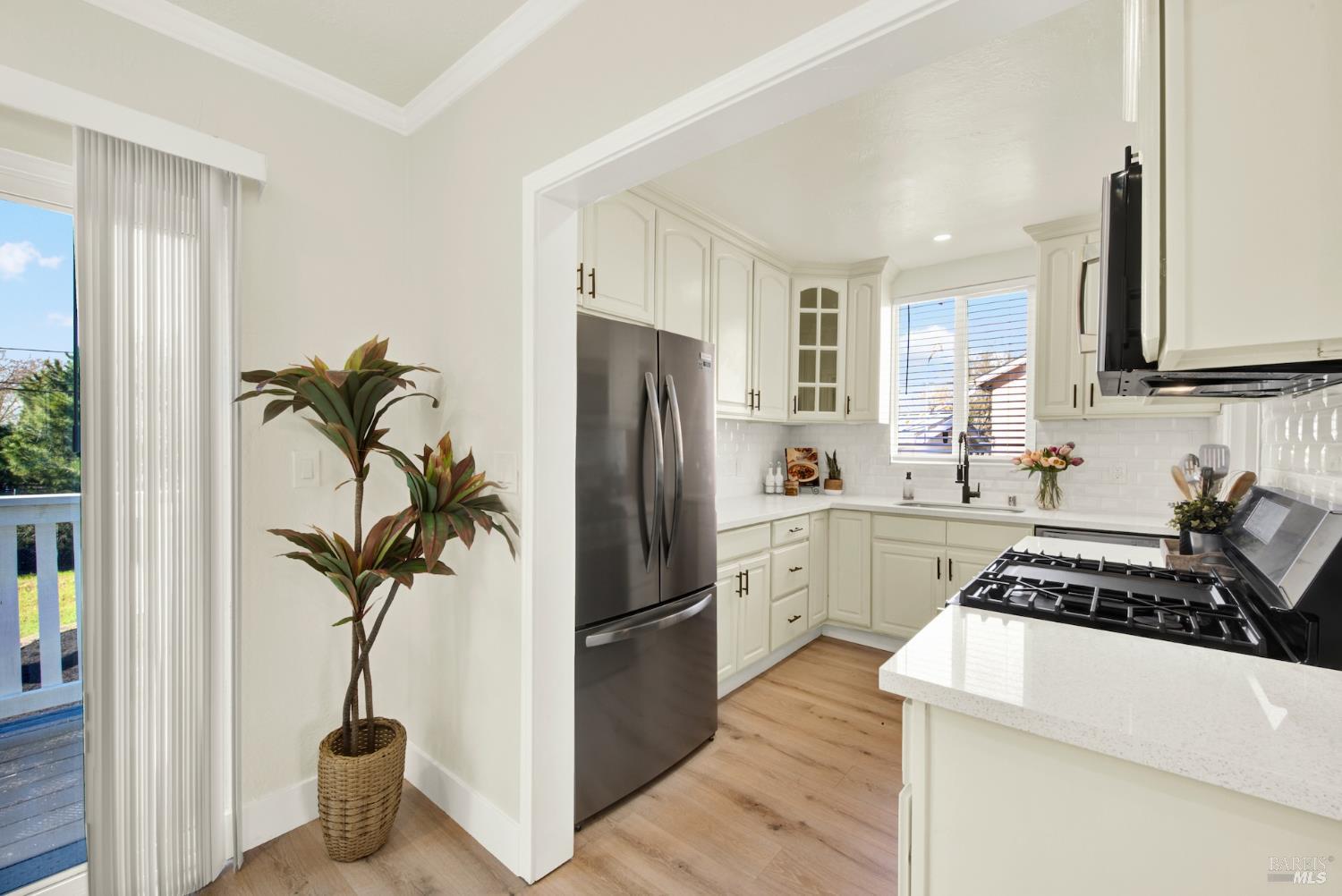 Detail Gallery Image 19 of 65 For 225 Gary Cir, Vallejo,  CA 94591 - 3 Beds | 1 Baths