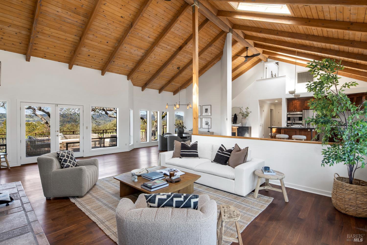 Detail Gallery Image 11 of 40 For 3460 Warm Springs Rd, Glen Ellen,  CA 95442 - 4 Beds | 3/1 Baths