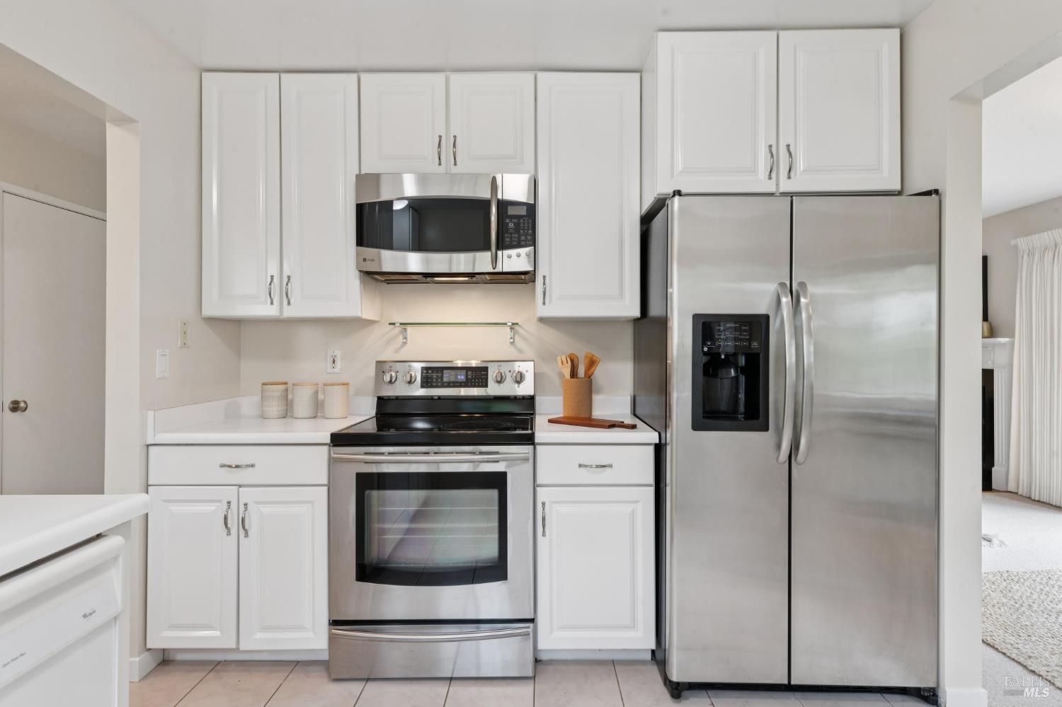 Detail Gallery Image 11 of 36 For 3 Fielding Cir, Mill Valley,  CA 94941 - 2 Beds | 2 Baths