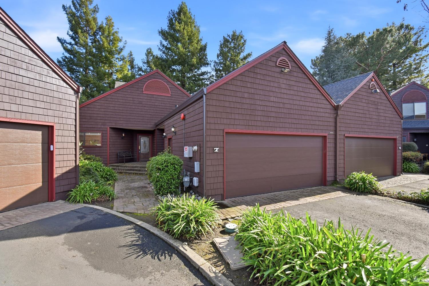 Detail Gallery Image 2 of 28 For 1320 North St #7,  Santa Rosa,  CA 95404 - 2 Beds | 2 Baths