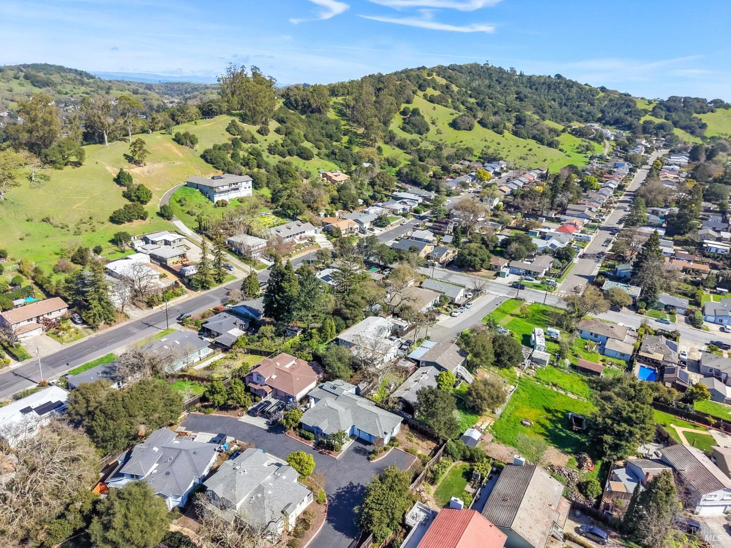 Detail Gallery Image 36 of 46 For 15 Cherry Hill Ln, Novato,  CA 94945 - 3 Beds | 2/1 Baths