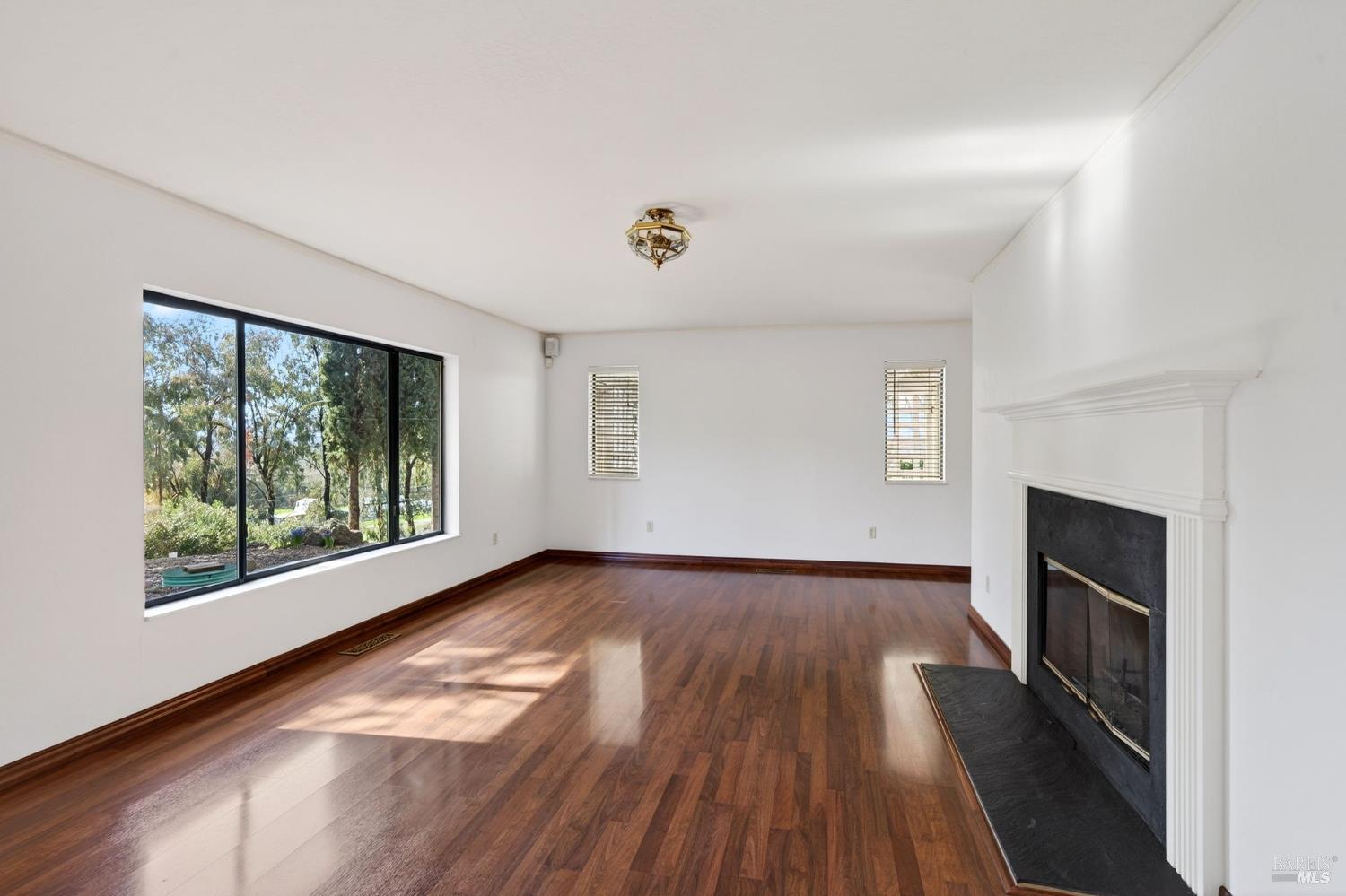 Detail Gallery Image 11 of 49 For 9271 Colony Dr, Redwood Valley,  CA 95470 - 4 Beds | 3 Baths