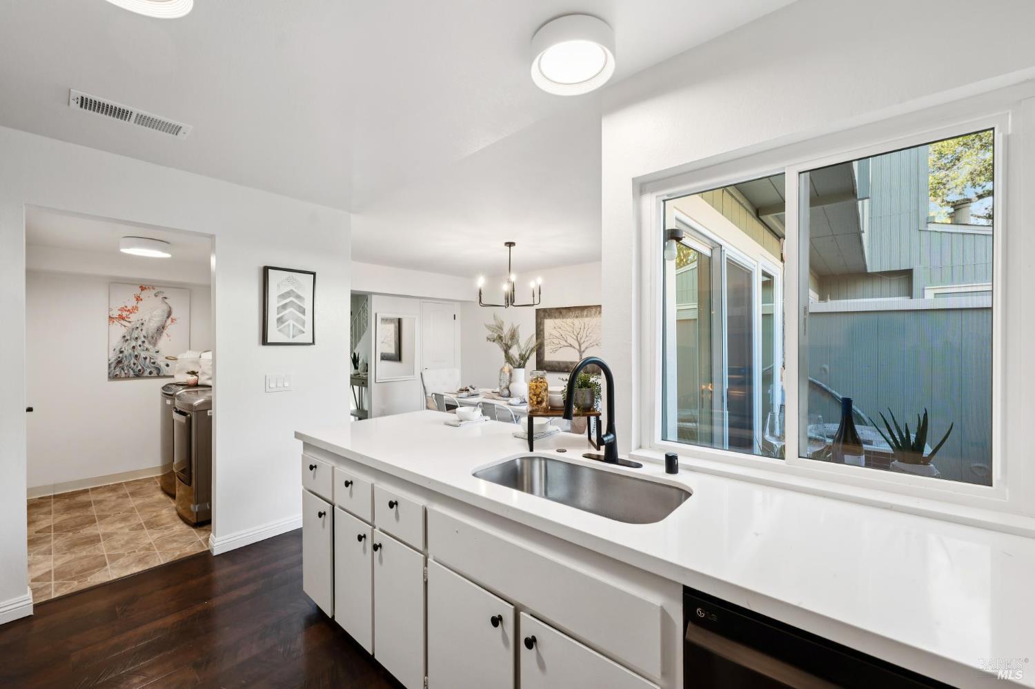 Detail Gallery Image 12 of 38 For 118 Oliva Ct #C,  Novato,  CA 94947 - 2 Beds | 1/1 Baths