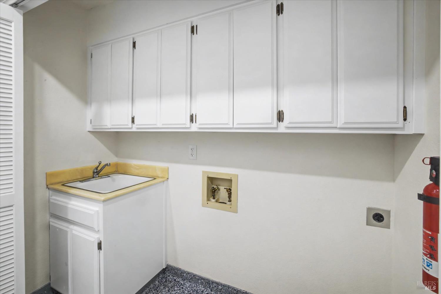 Detail Gallery Image 22 of 47 For 580 Yellowstone Dr, Vacaville,  CA 95687 - 3 Beds | 2/1 Baths