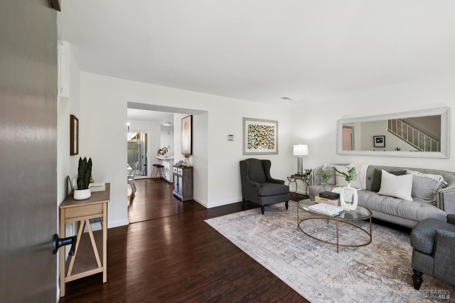 Detail Gallery Image 2 of 38 For 118 Oliva Ct #C,  Novato,  CA 94947 - 2 Beds | 1/1 Baths