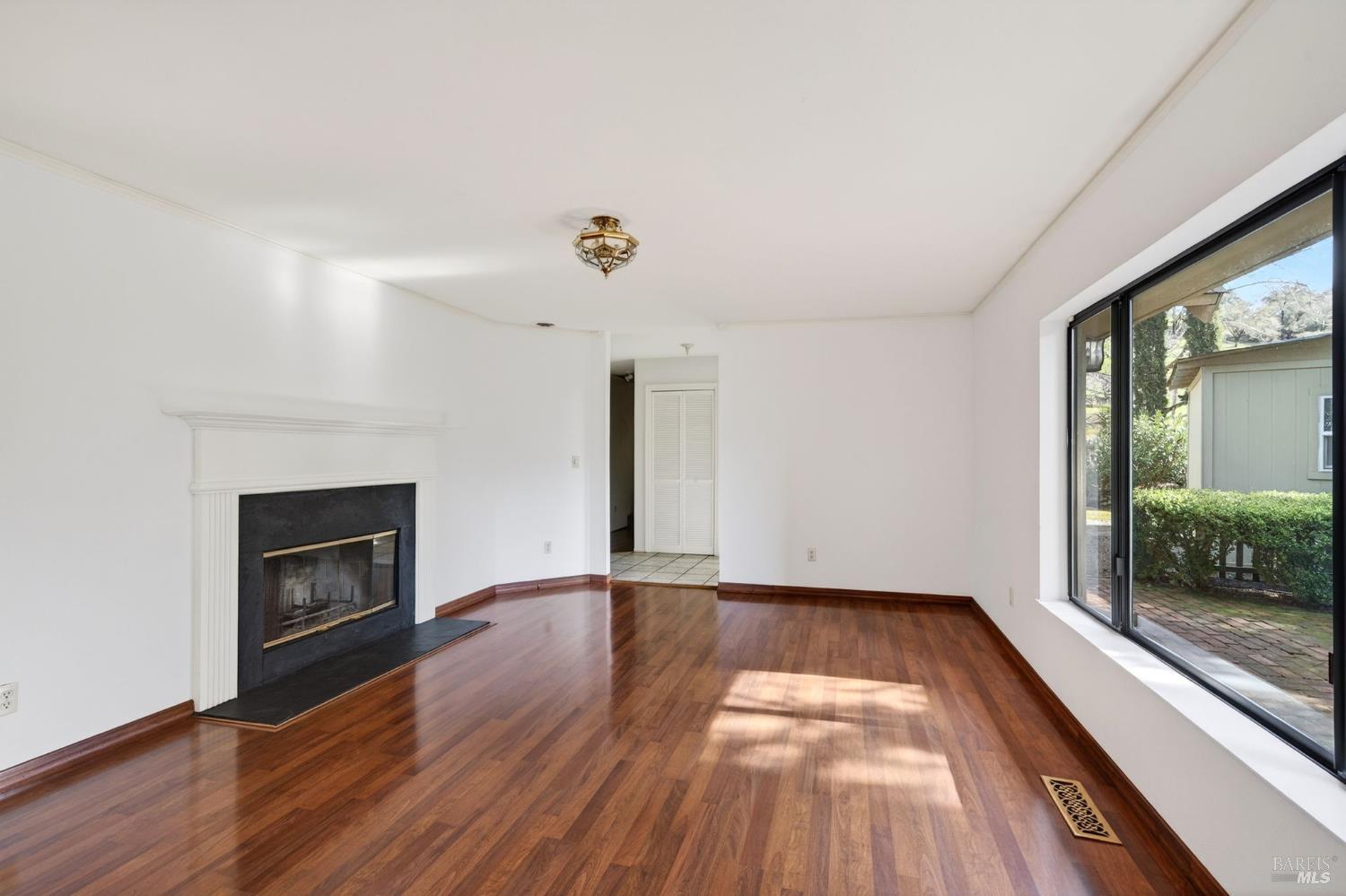 Detail Gallery Image 10 of 49 For 9271 Colony Dr, Redwood Valley,  CA 95470 - 4 Beds | 3 Baths