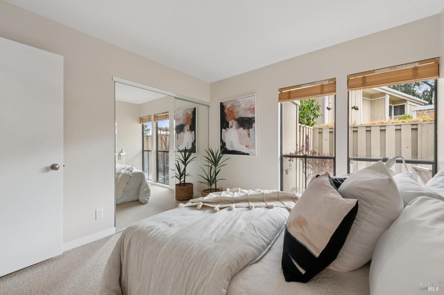 Detail Gallery Image 16 of 36 For 3 Fielding Cir, Mill Valley,  CA 94941 - 2 Beds | 2 Baths