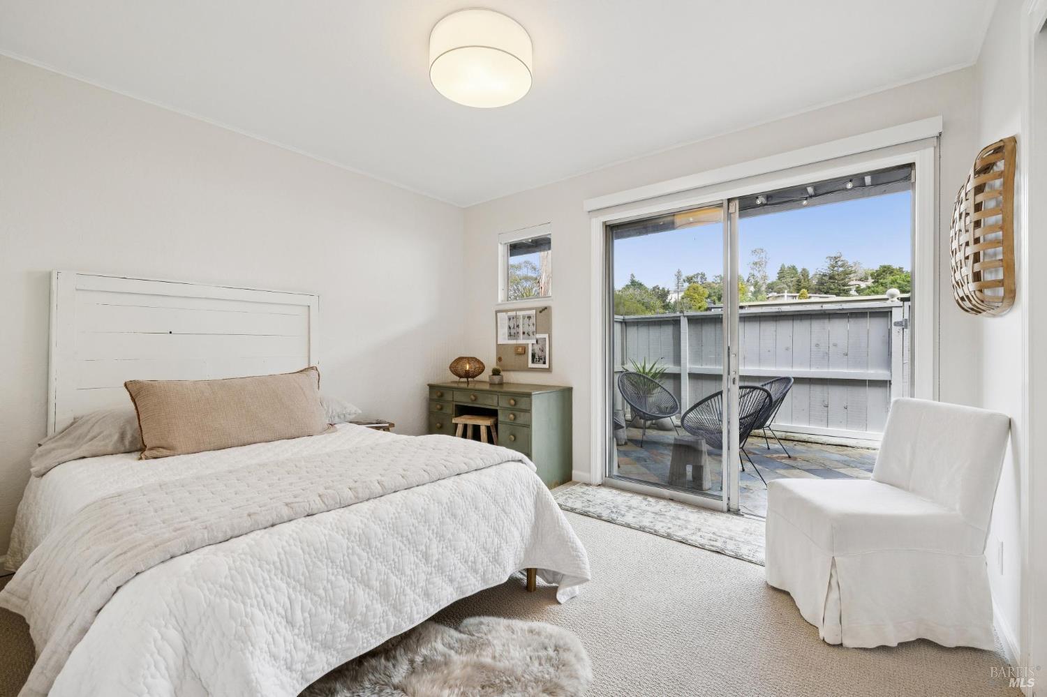 Detail Gallery Image 15 of 31 For 61 Pixley Ave #2,  Corte Madera,  CA 94925 - 2 Beds | 1 Baths