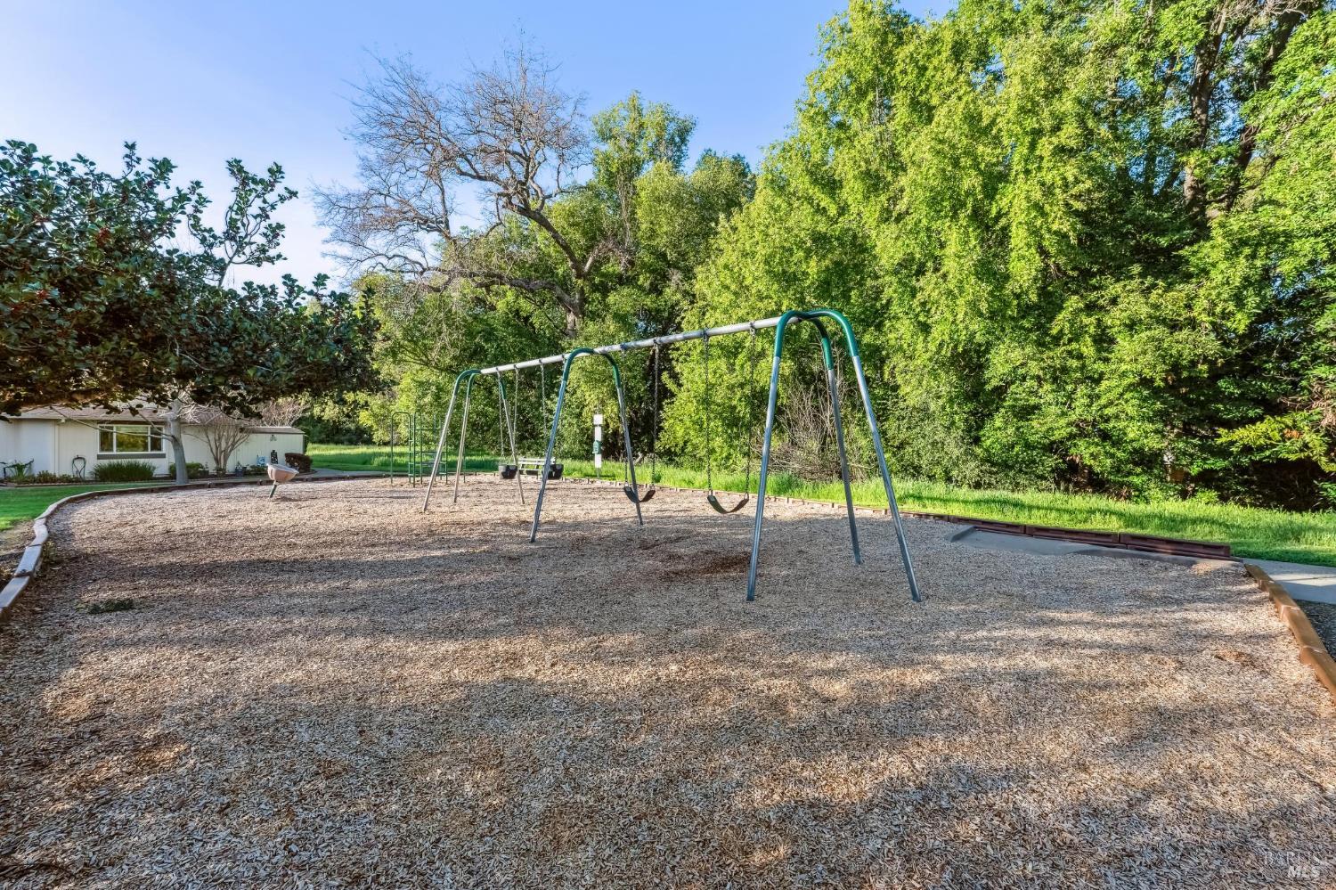 Detail Gallery Image 38 of 38 For 118 Oliva Ct #C,  Novato,  CA 94947 - 2 Beds | 1/1 Baths