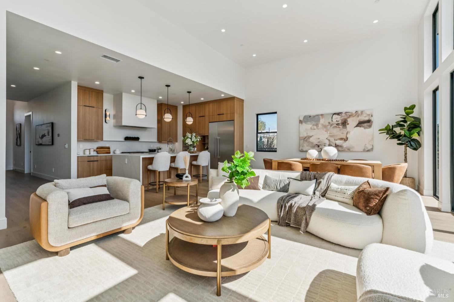 Detail Gallery Image 26 of 81 For 39 Strawberry Cir, Mill Valley,  CA 94941 - 4 Beds | 4 Baths