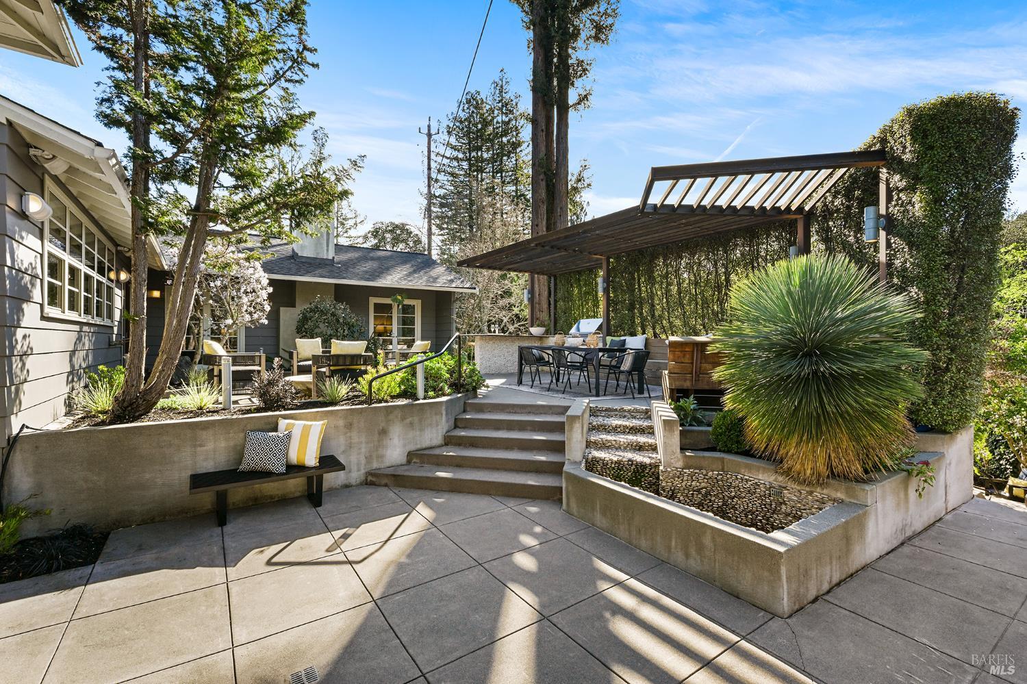 Detail Gallery Image 57 of 90 For 99 Fawn Dr, San Anselmo,  CA 94960 - 4 Beds | 4 Baths