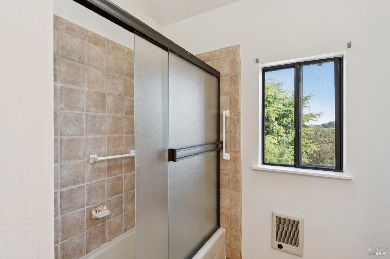Detail Gallery Image 26 of 52 For 31 via Los Altos Unkn, Tiburon,  CA 94920 - 4 Beds | 3/1 Baths
