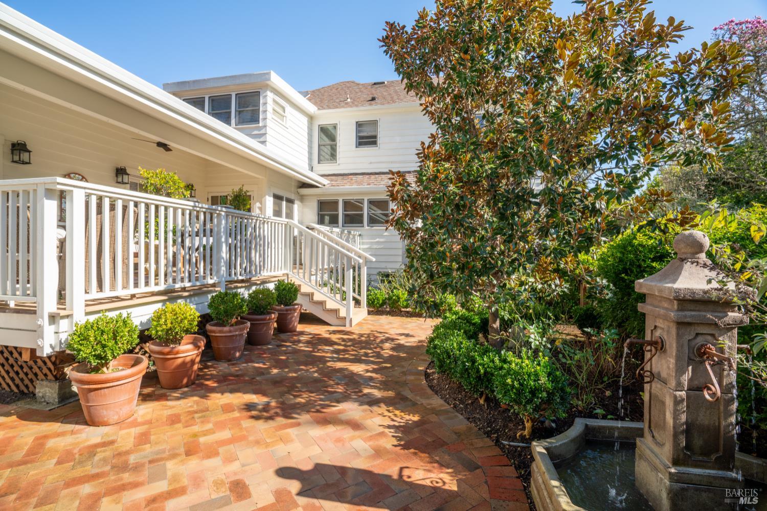 Detail Gallery Image 21 of 30 For 699 Grove St, Healdsburg,  CA 95448 - 4 Beds | 3 Baths