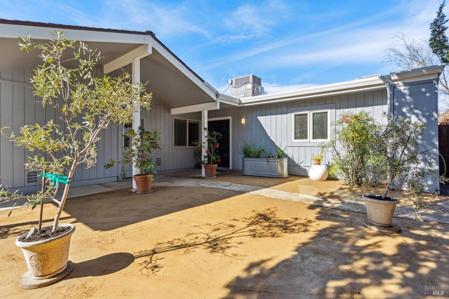 Detail Gallery Image 10 of 66 For 30 Creek Ln, Sonoma,  CA 95476 - 2 Beds | 2 Baths