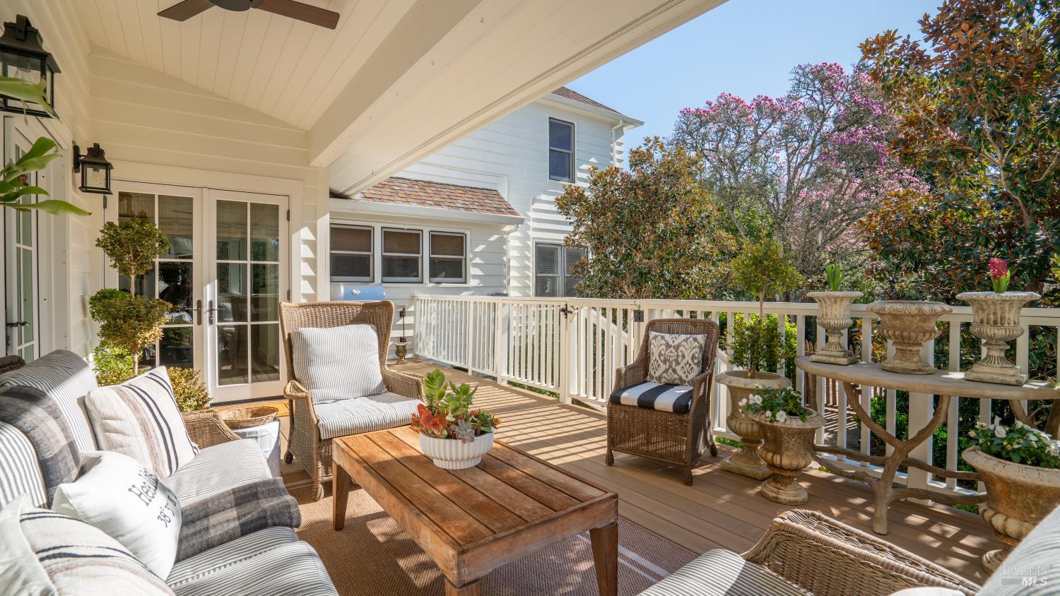 Detail Gallery Image 3 of 30 For 699 Grove St, Healdsburg,  CA 95448 - 4 Beds | 3 Baths