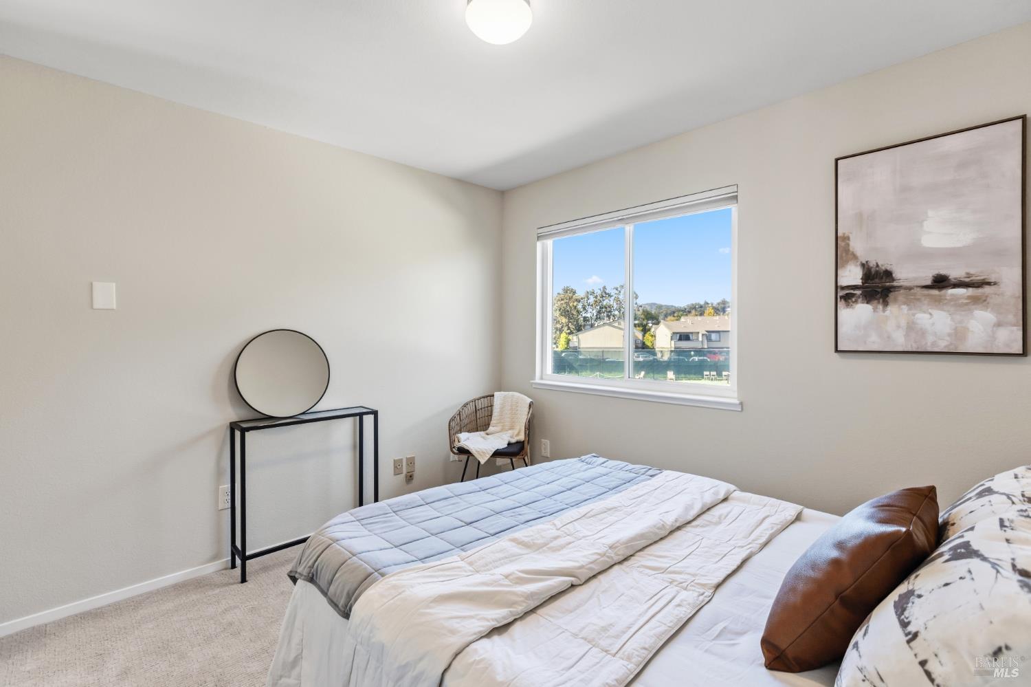 Detail Gallery Image 16 of 28 For 14 Portsmouth Cv, San Rafael,  CA 94901 - 3 Beds | 2/1 Baths