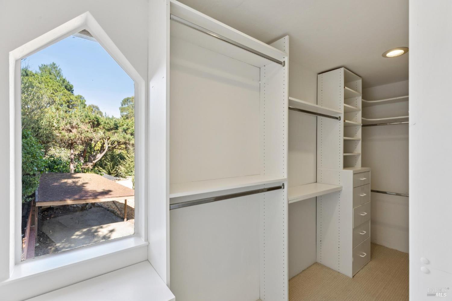 Detail Gallery Image 27 of 52 For 31 via Los Altos Unkn, Tiburon,  CA 94920 - 4 Beds | 3/1 Baths