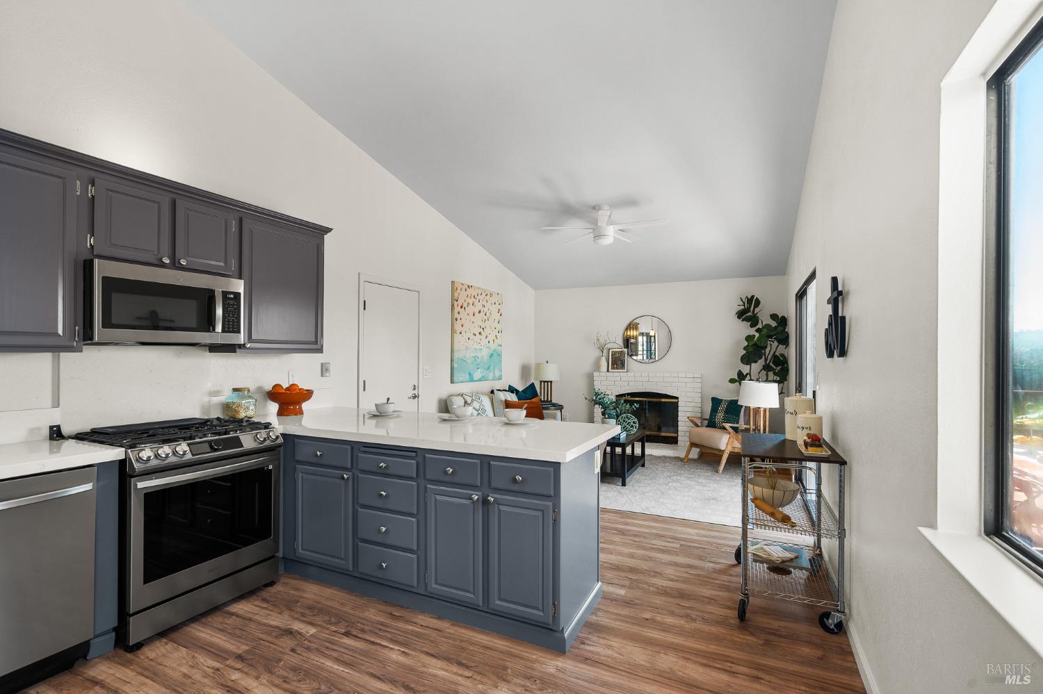 Detail Gallery Image 8 of 40 For 181 Crowsnest Ct, Vallejo,  CA 94591 - 3 Beds | 2 Baths