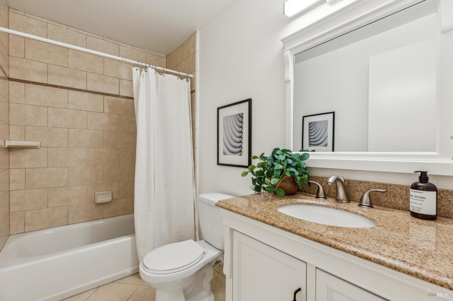 Detail Gallery Image 12 of 25 For 952 Lea Dr, San Rafael,  CA 94903 - 1 Beds | 1 Baths