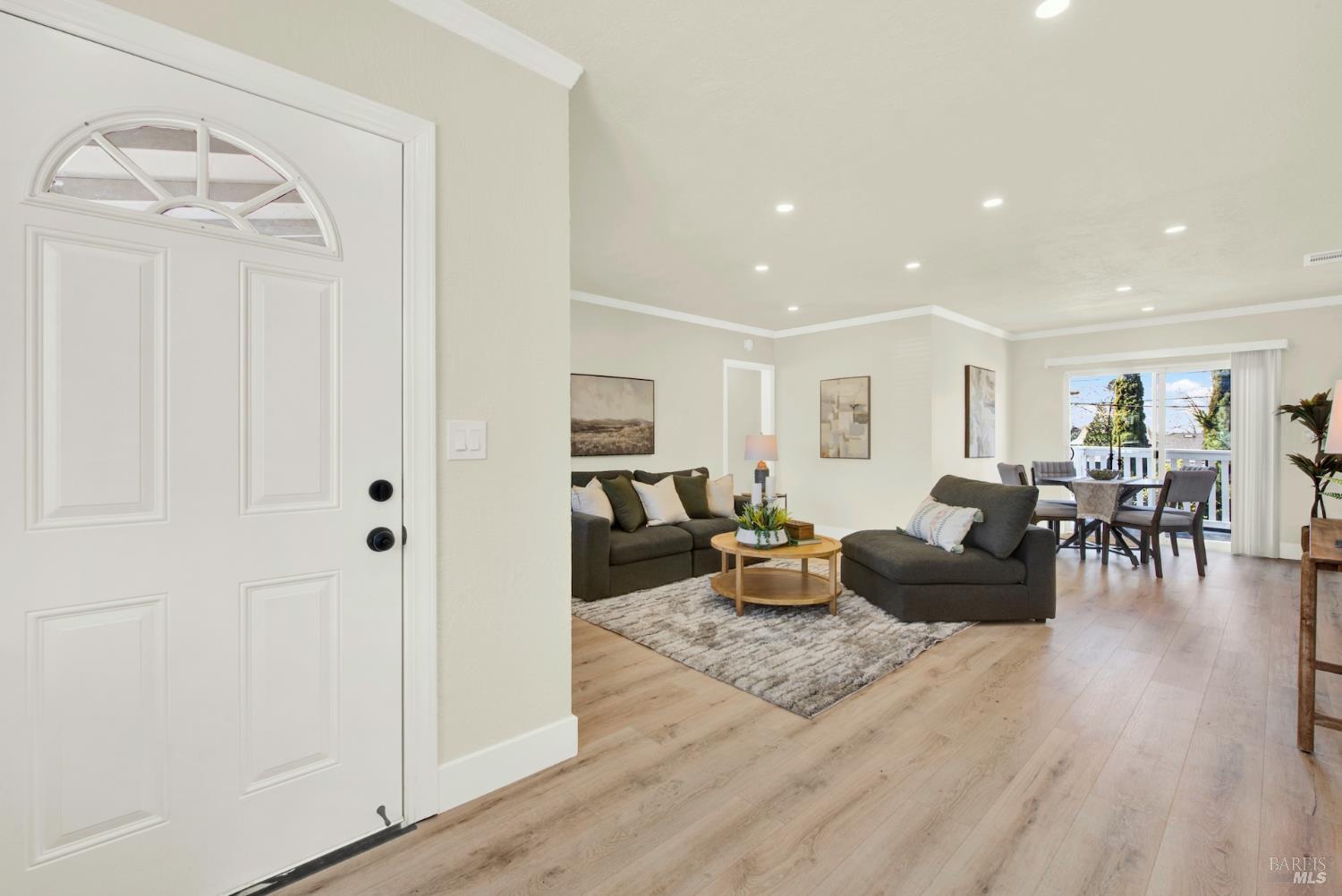 Detail Gallery Image 9 of 65 For 225 Gary Cir, Vallejo,  CA 94591 - 3 Beds | 1 Baths