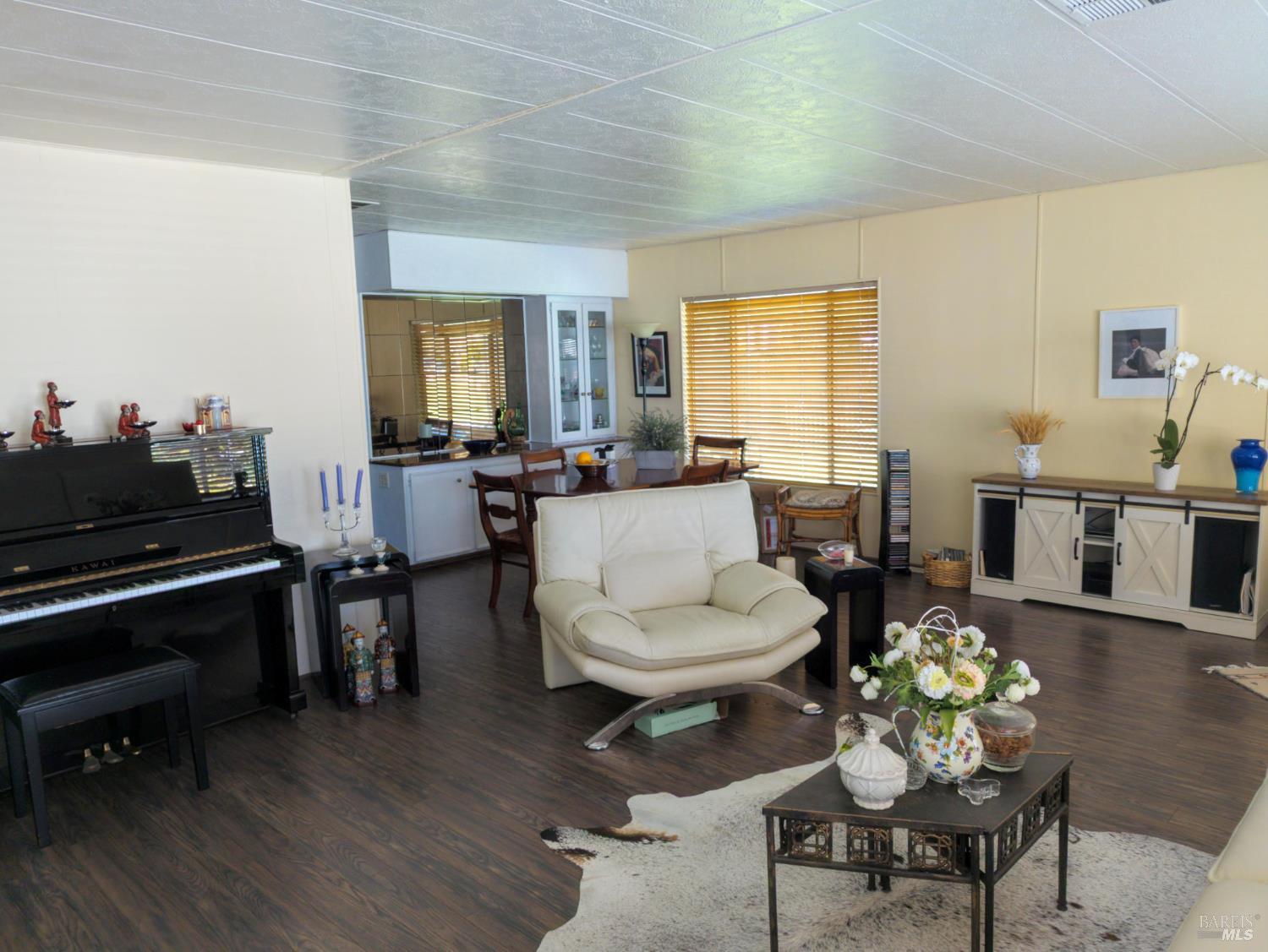 Detail Gallery Image 5 of 33 For 8 Camellia Dr, Calistoga,  CA 94515 - 2 Beds | 2 Baths