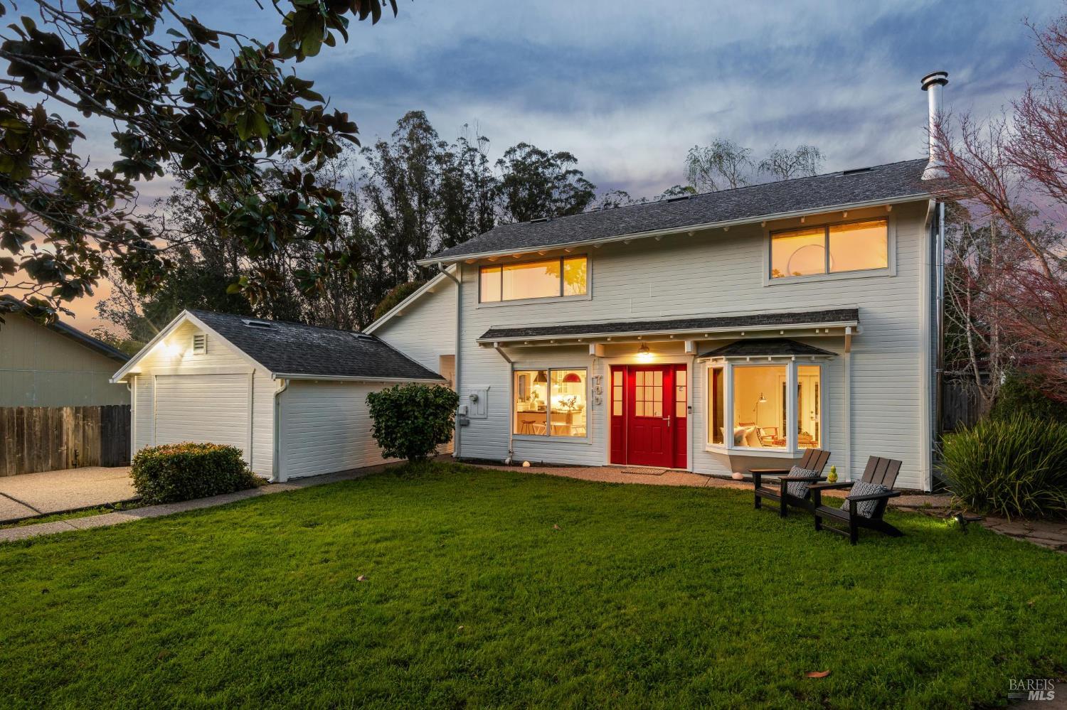 Detail Gallery Image 25 of 28 For 700 B St, Point Reyes Station,  CA 94956 - 3 Beds | 1/1 Baths