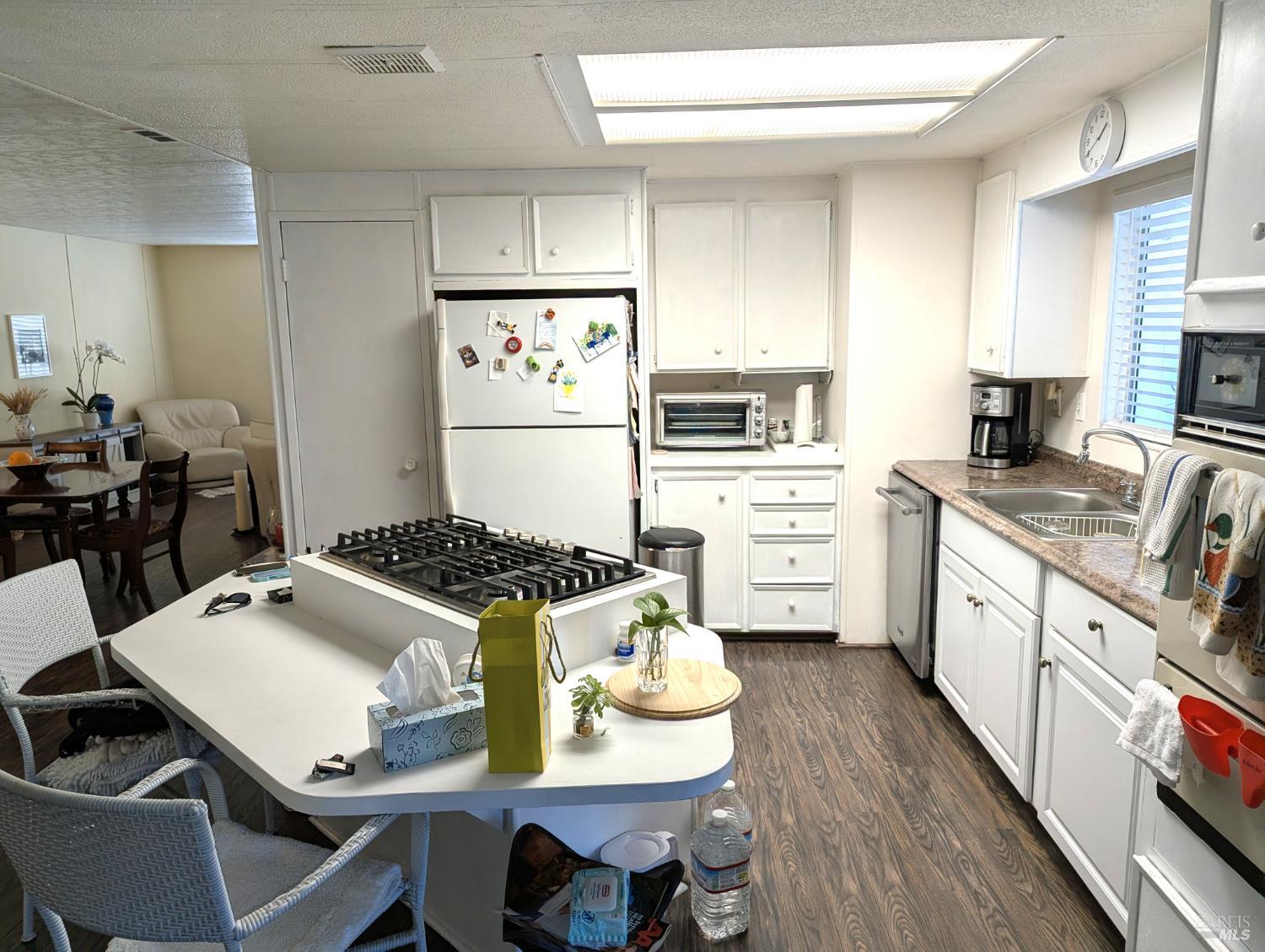 Detail Gallery Image 9 of 33 For 8 Camellia Dr, Calistoga,  CA 94515 - 2 Beds | 2 Baths